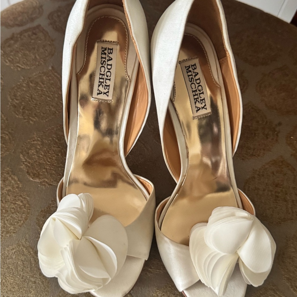 Badgley Mischka Ivory Floral Peep-Toe Heels